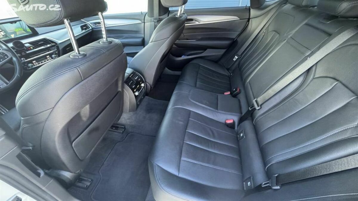 Fotografie vozu - klik pro zvětšení