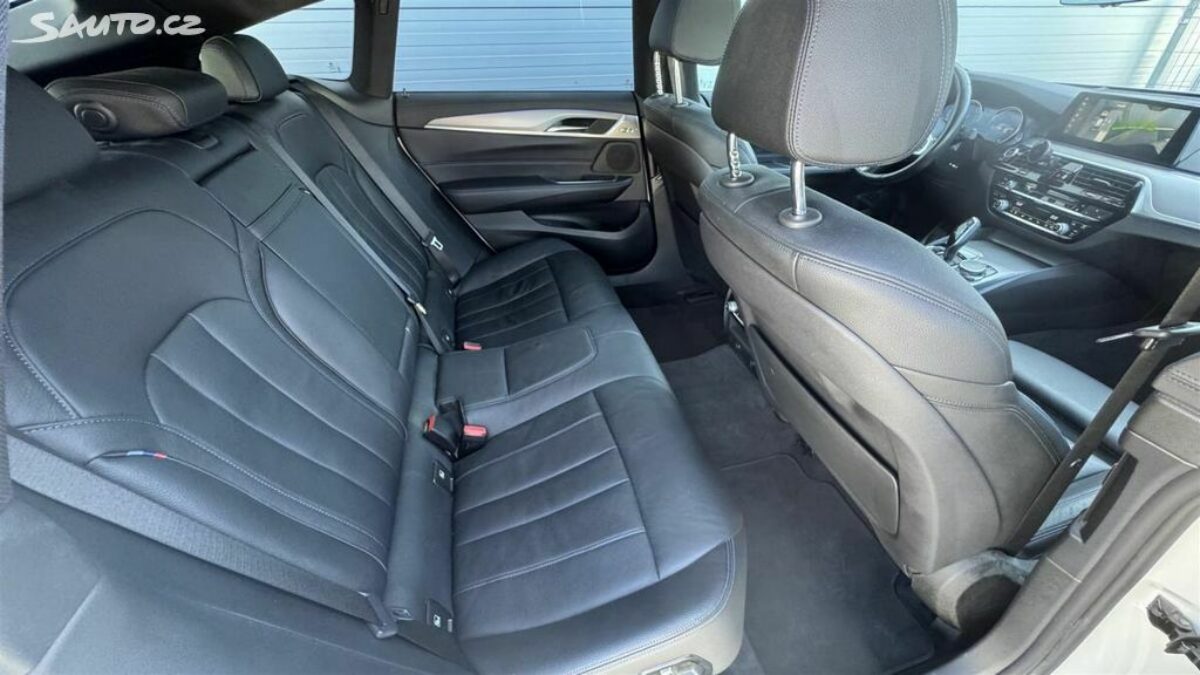 Fotografie vozu - klik pro zvětšení