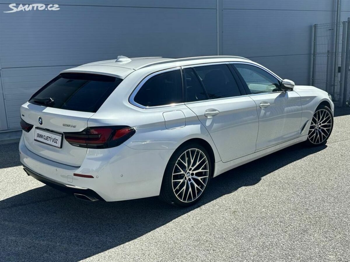 Fotografie vozu - klik pro zvětšení