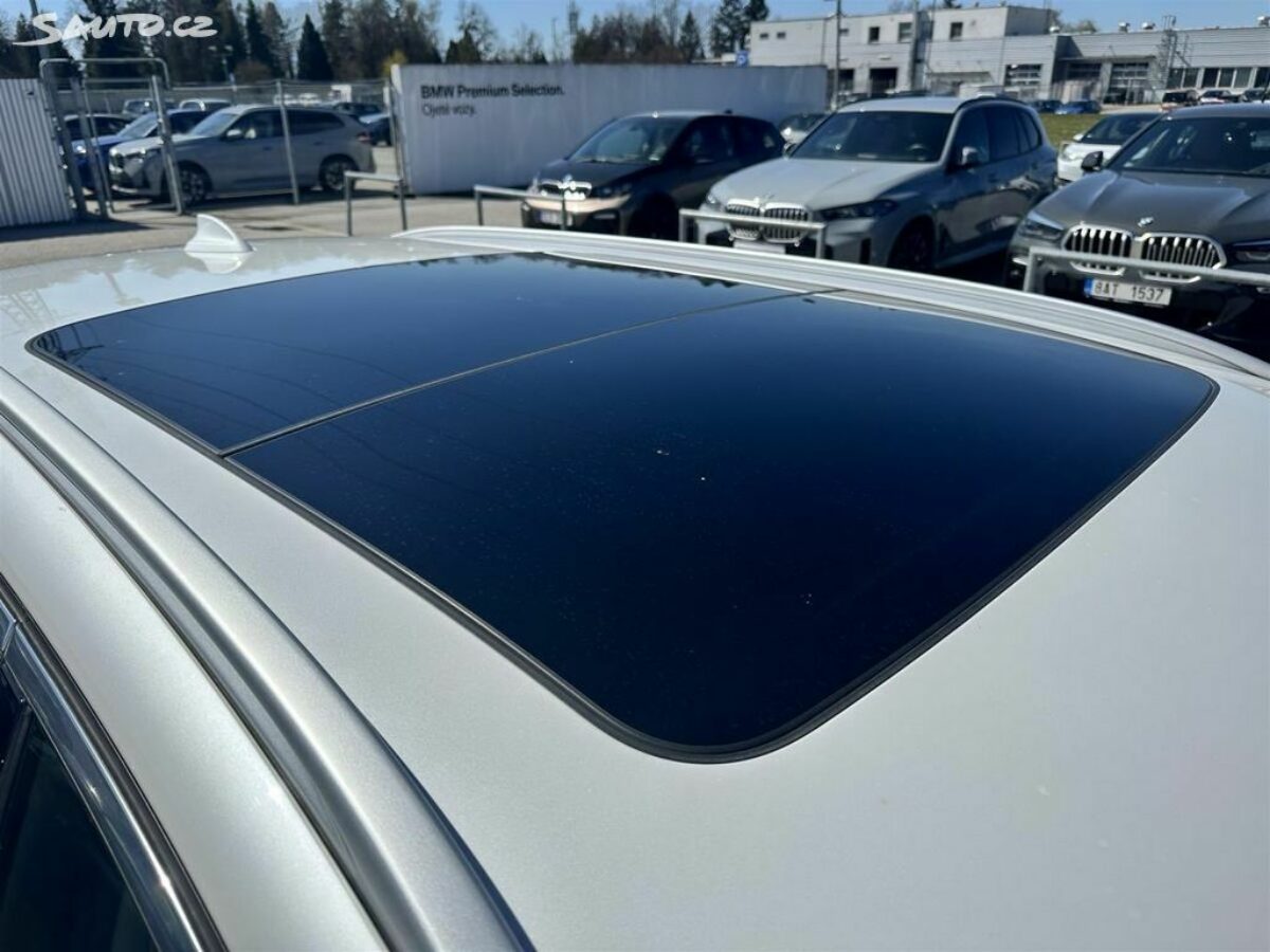 Fotografie vozu - klik pro zvětšení