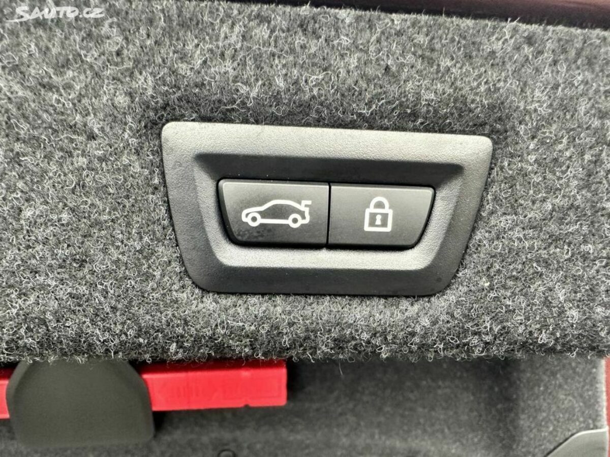 Fotografie vozu - klik pro zvětšení