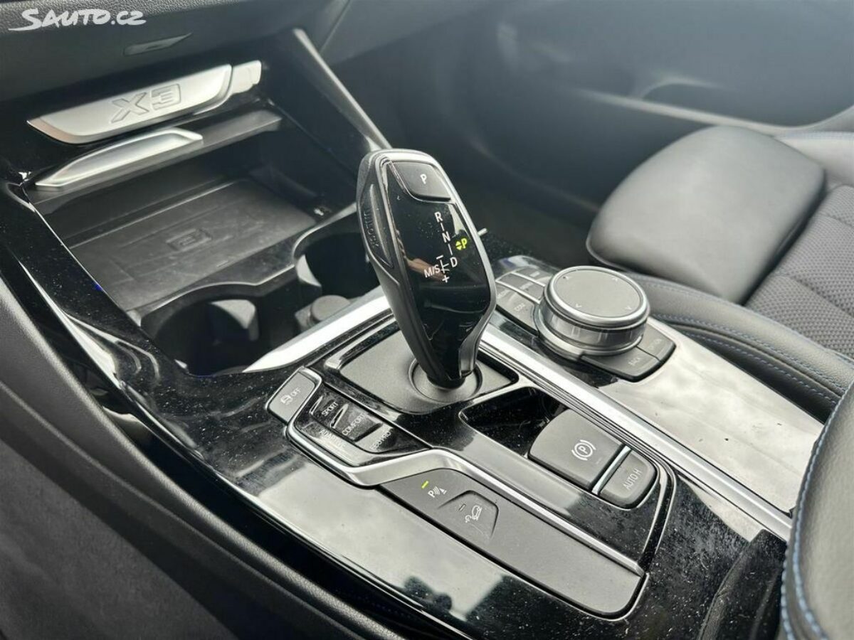 Fotografie vozu - klik pro zvětšení