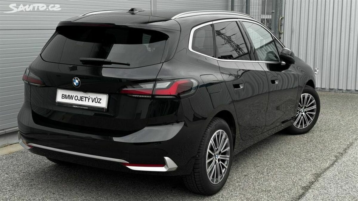 Fotografie vozu - klik pro zvětšení