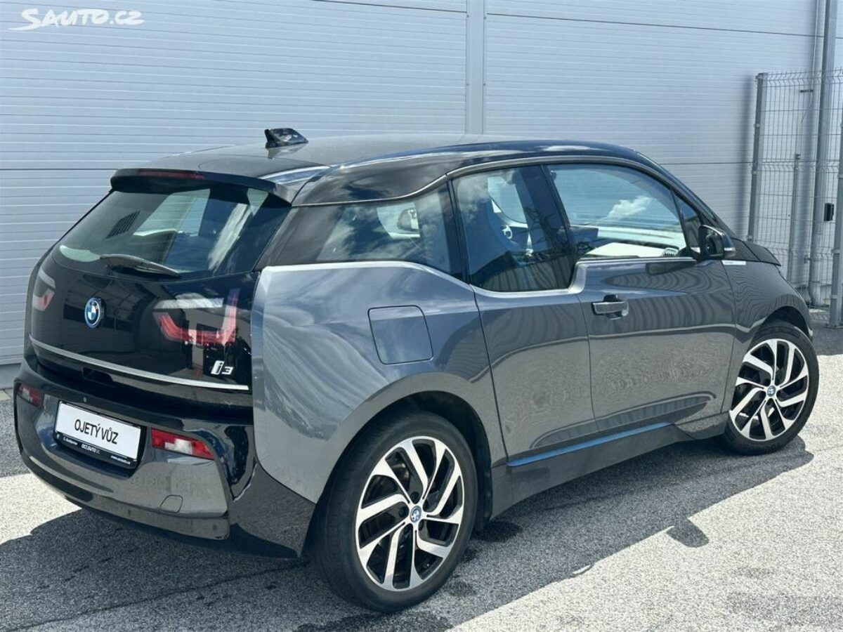 Fotografie vozu - klik pro zvětšení