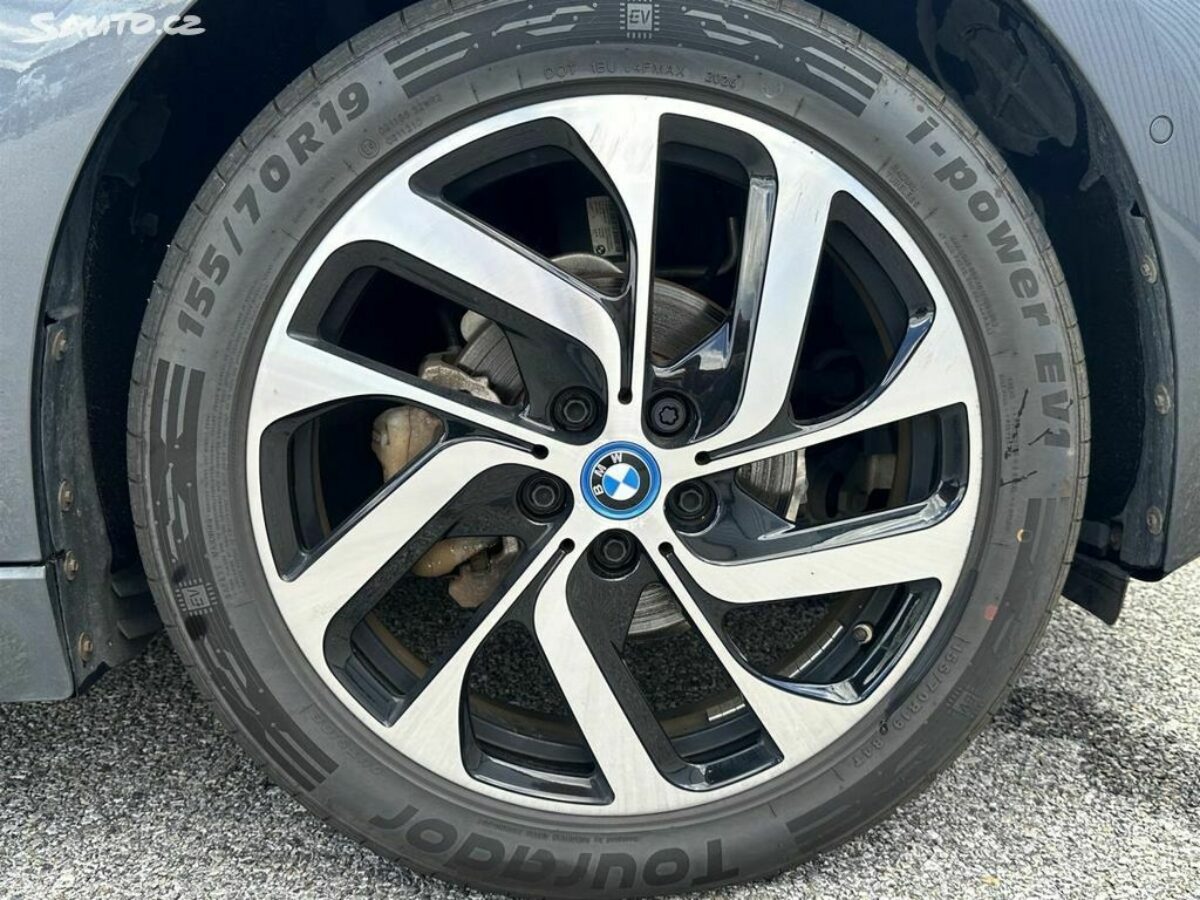 Fotografie vozu - klik pro zvětšení