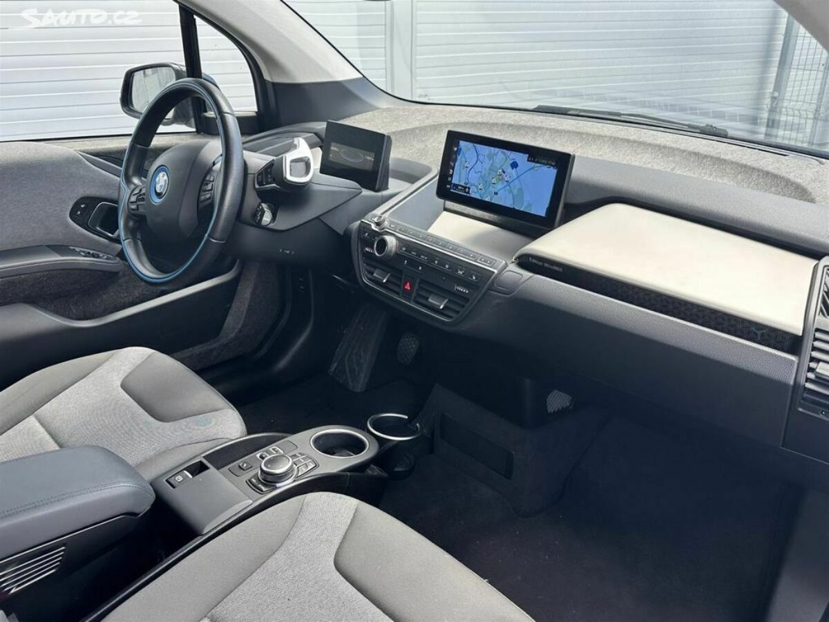 Fotografie vozu - klik pro zvětšení