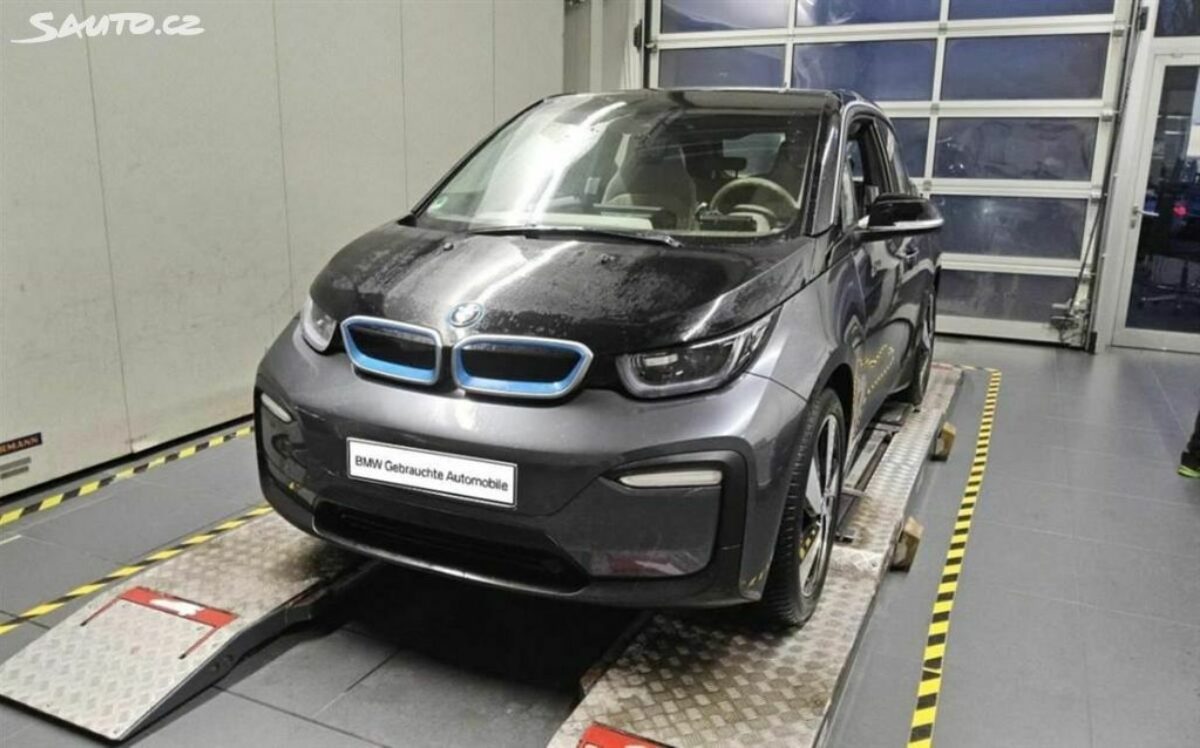 Fotografie vozu - klik pro zvětšení