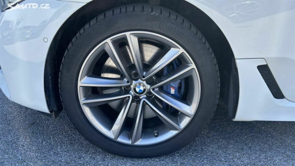 Fotografie vozu - klik pro zvětšení