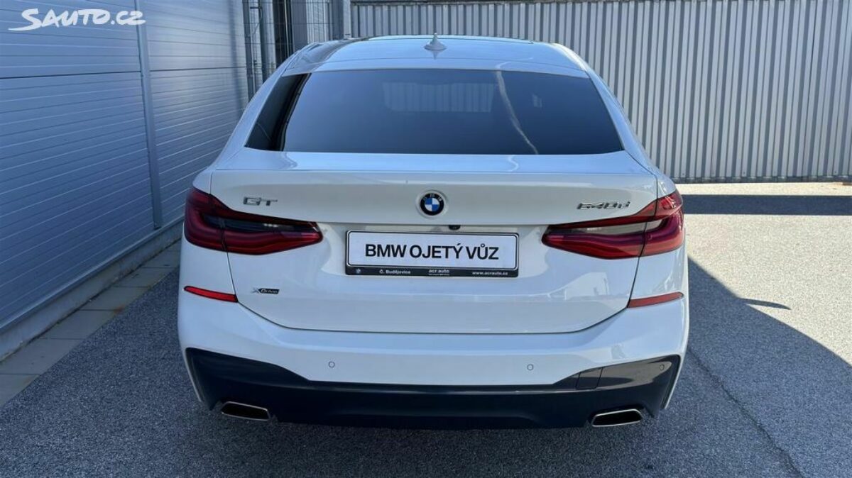 Fotografie vozu - klik pro zvětšení