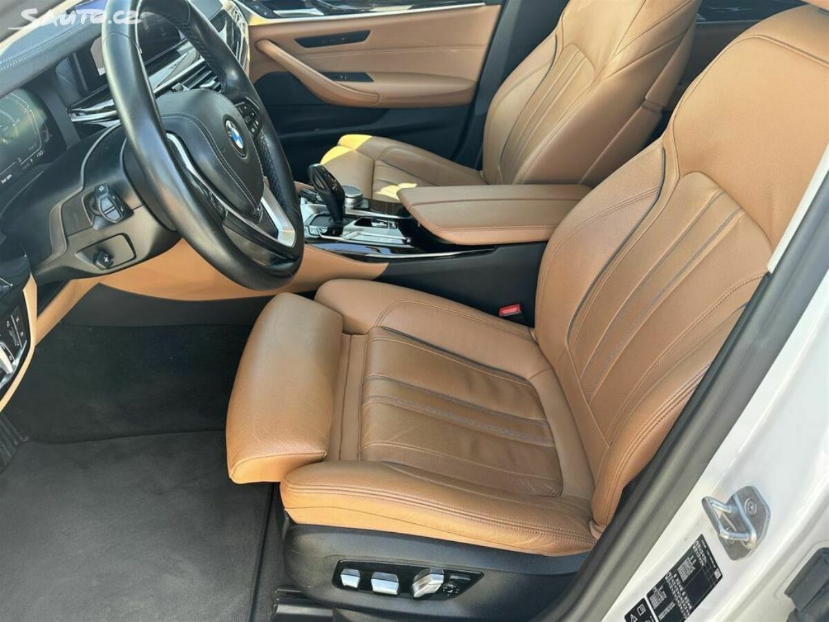 Fotografie vozu - klik pro zvětšení