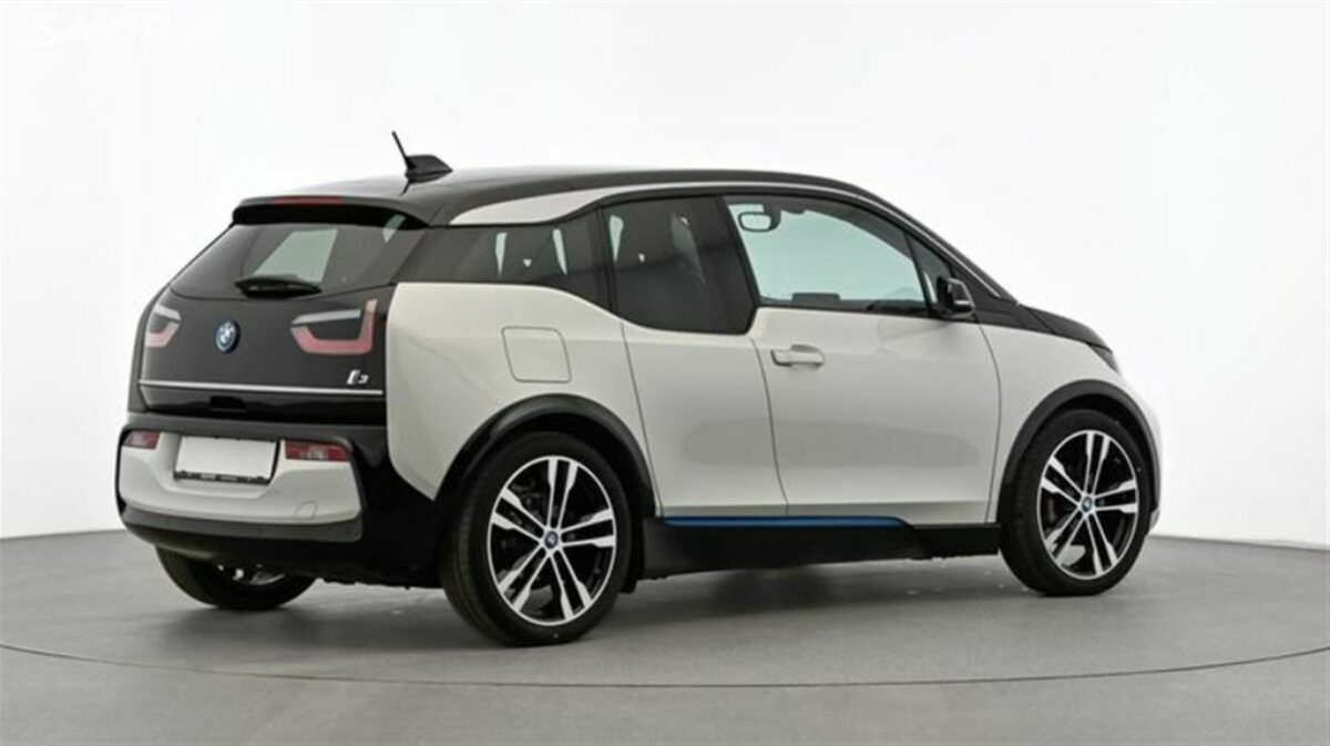 Fotografie vozu - klik pro zvětšení