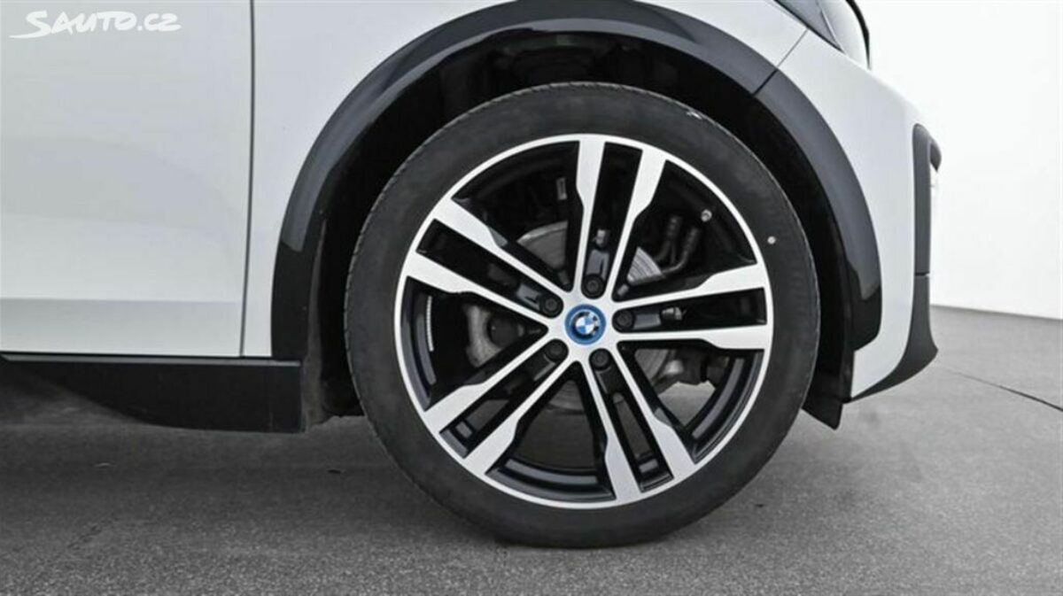 Fotografie vozu - klik pro zvětšení