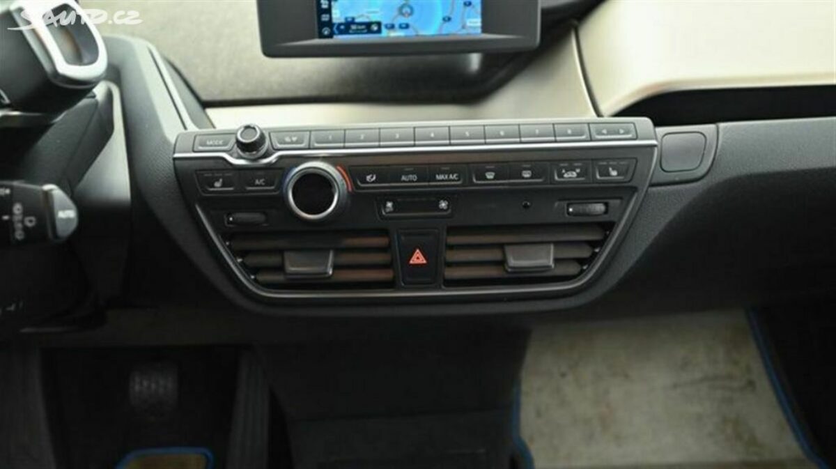 Fotografie vozu - klik pro zvětšení