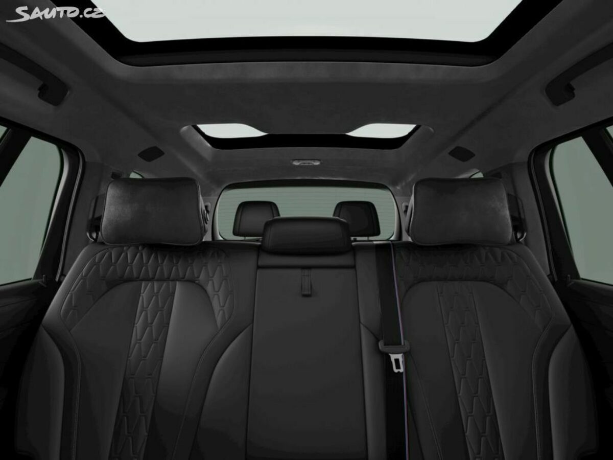 Fotografie vozu - klik pro zvětšení