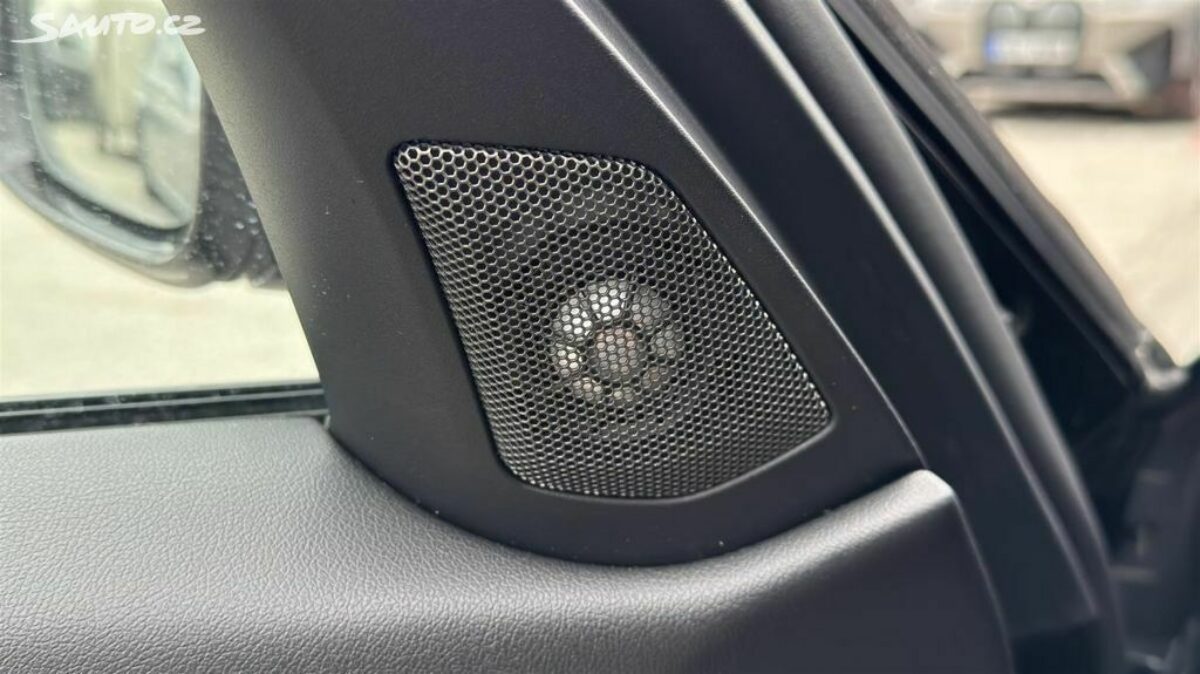 Fotografie vozu - klik pro zvětšení