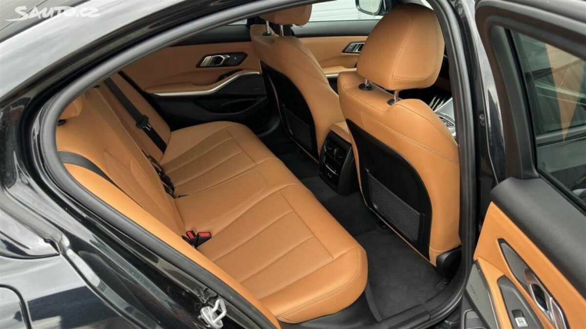 Fotografie vozu - klik pro zvětšení