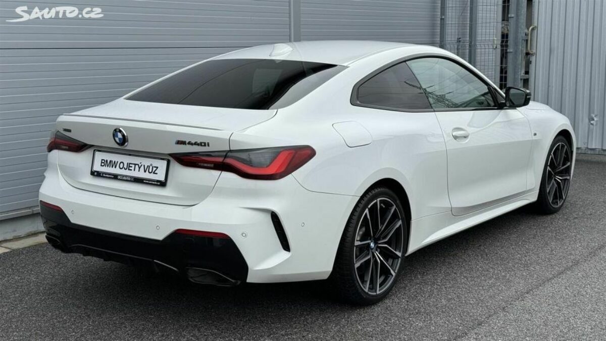 Fotografie vozu - klik pro zvětšení