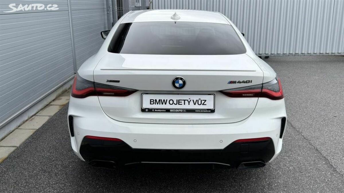 Fotografie vozu - klik pro zvětšení