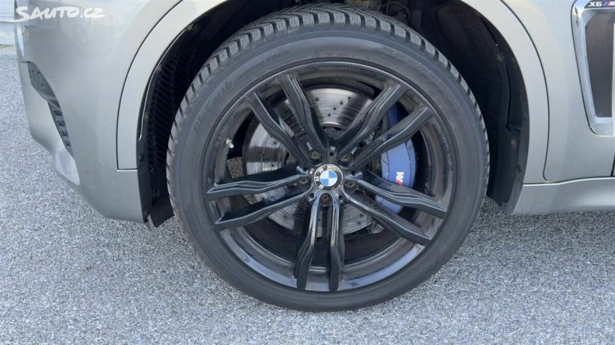 Fotografie vozu - klik pro zvětšení