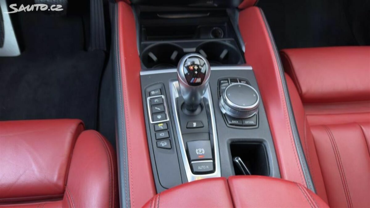 Fotografie vozu - klik pro zvětšení