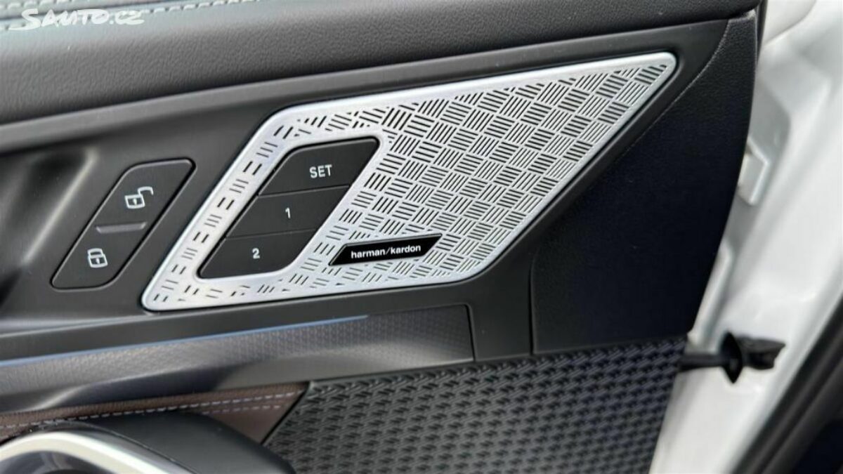 Fotografie vozu - klik pro zvětšení