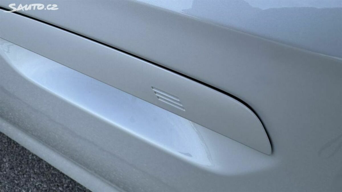 Fotografie vozu - klik pro zvětšení