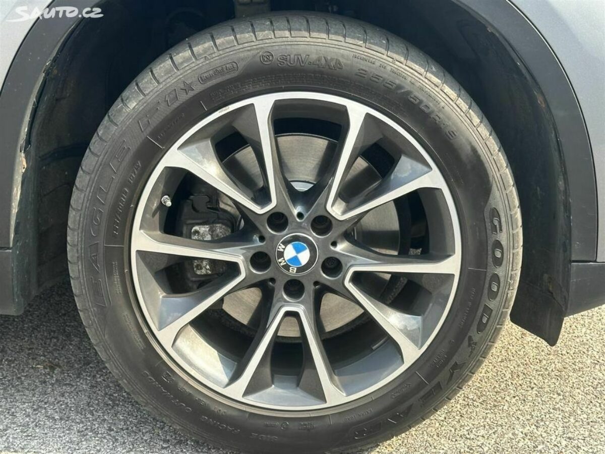 Fotografie vozu - klik pro zvětšení