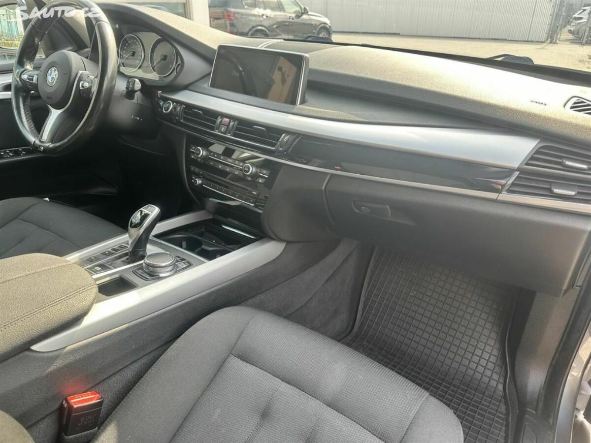 Fotografie vozu - klik pro zvětšení