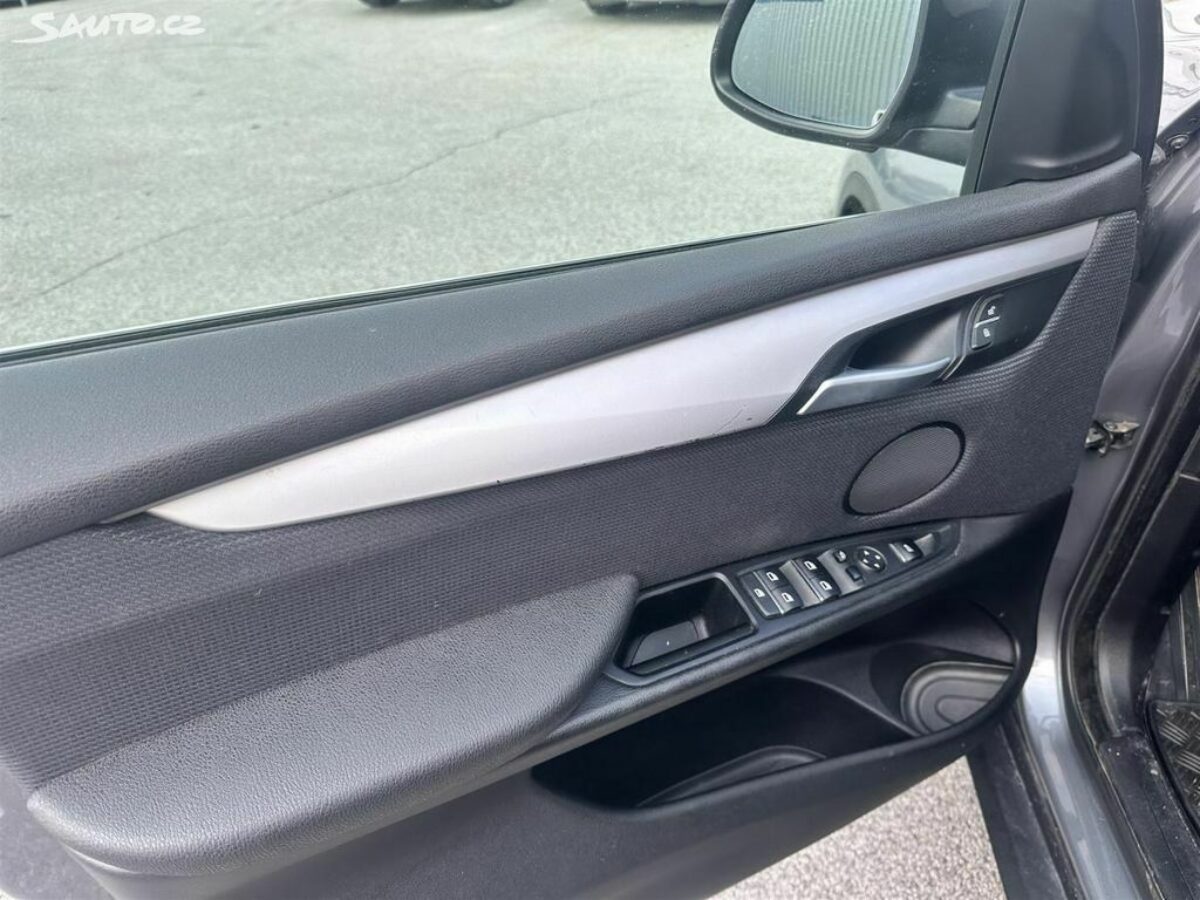 Fotografie vozu - klik pro zvětšení