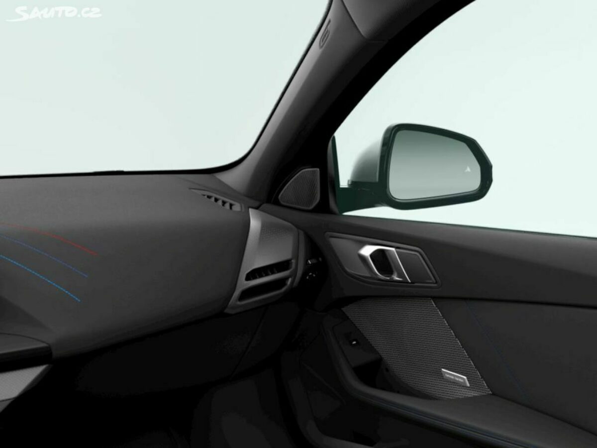 Fotografie vozu - klik pro zvětšení