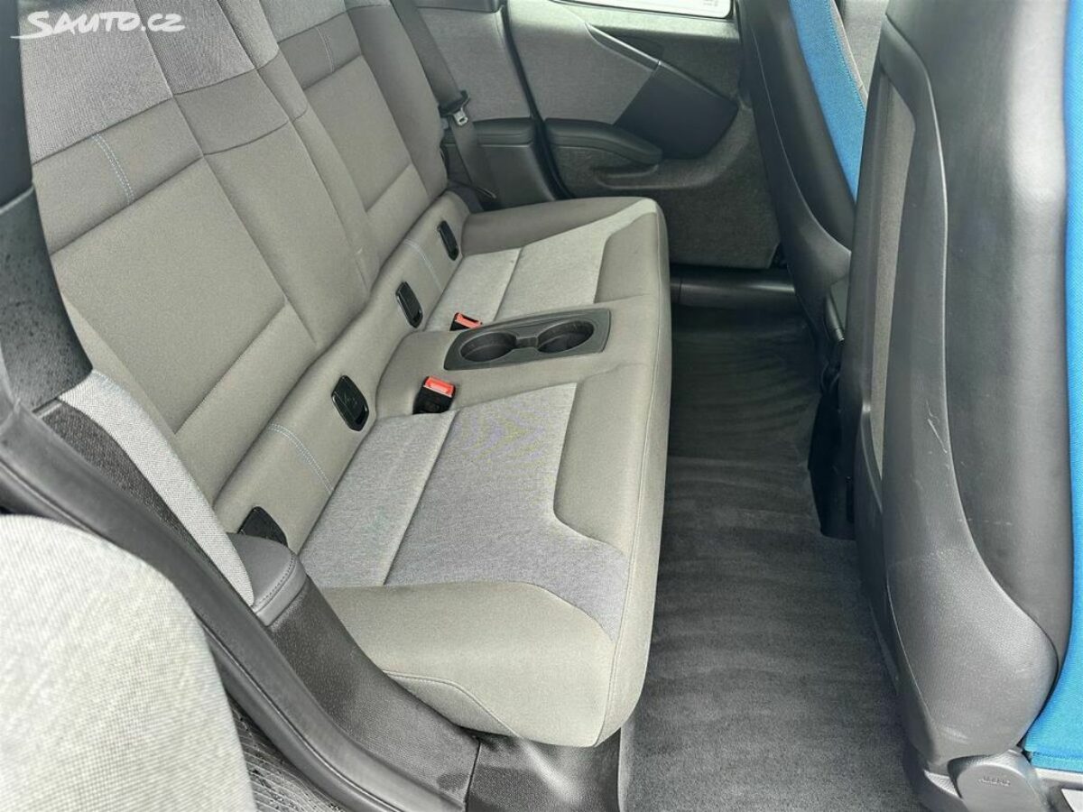 Fotografie vozu - klik pro zvětšení