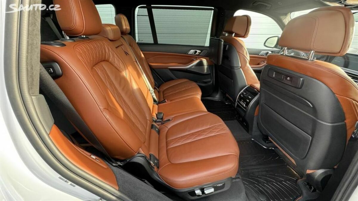 Fotografie vozu - klik pro zvětšení