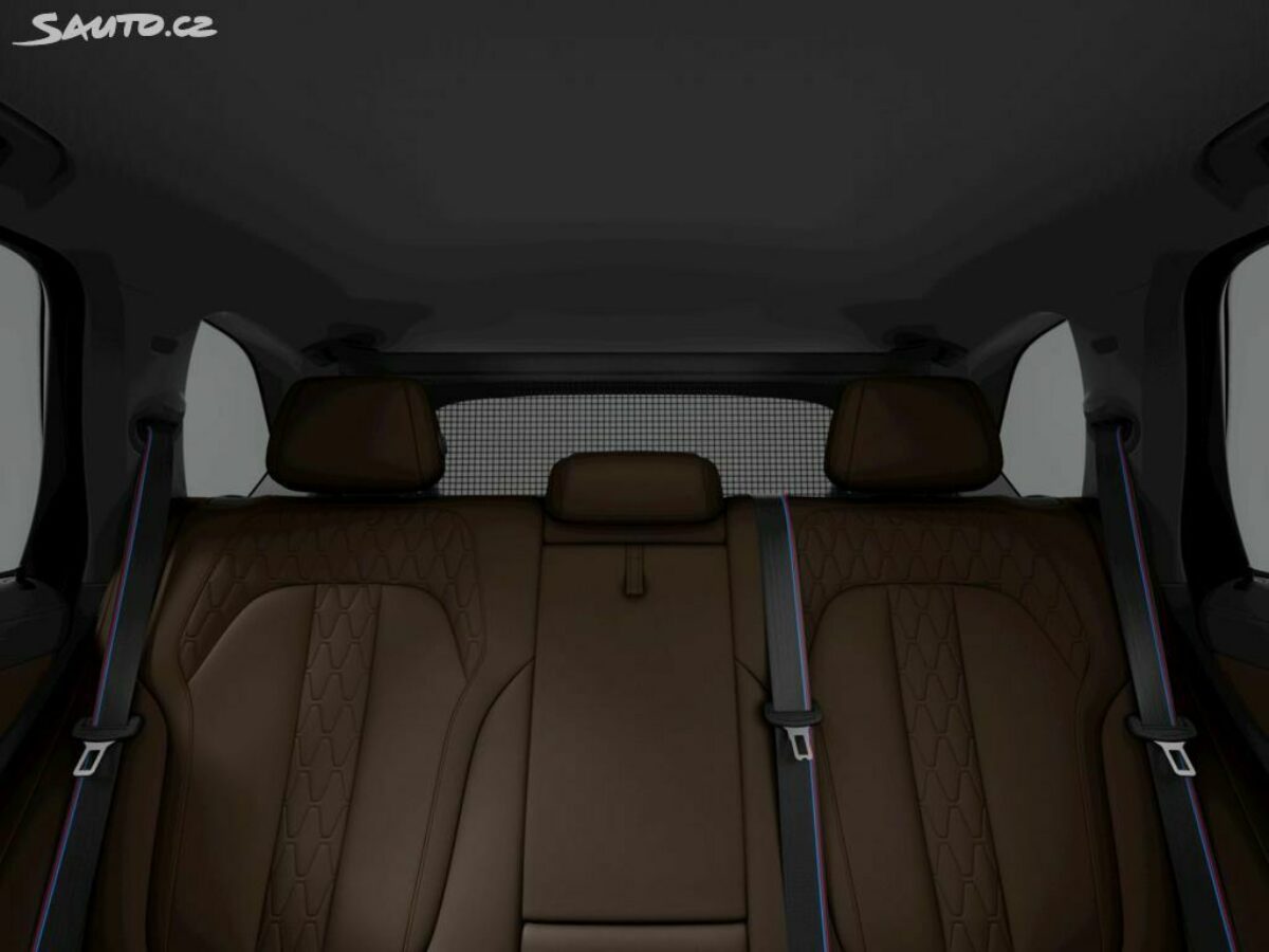 Fotografie vozu - klik pro zvětšení