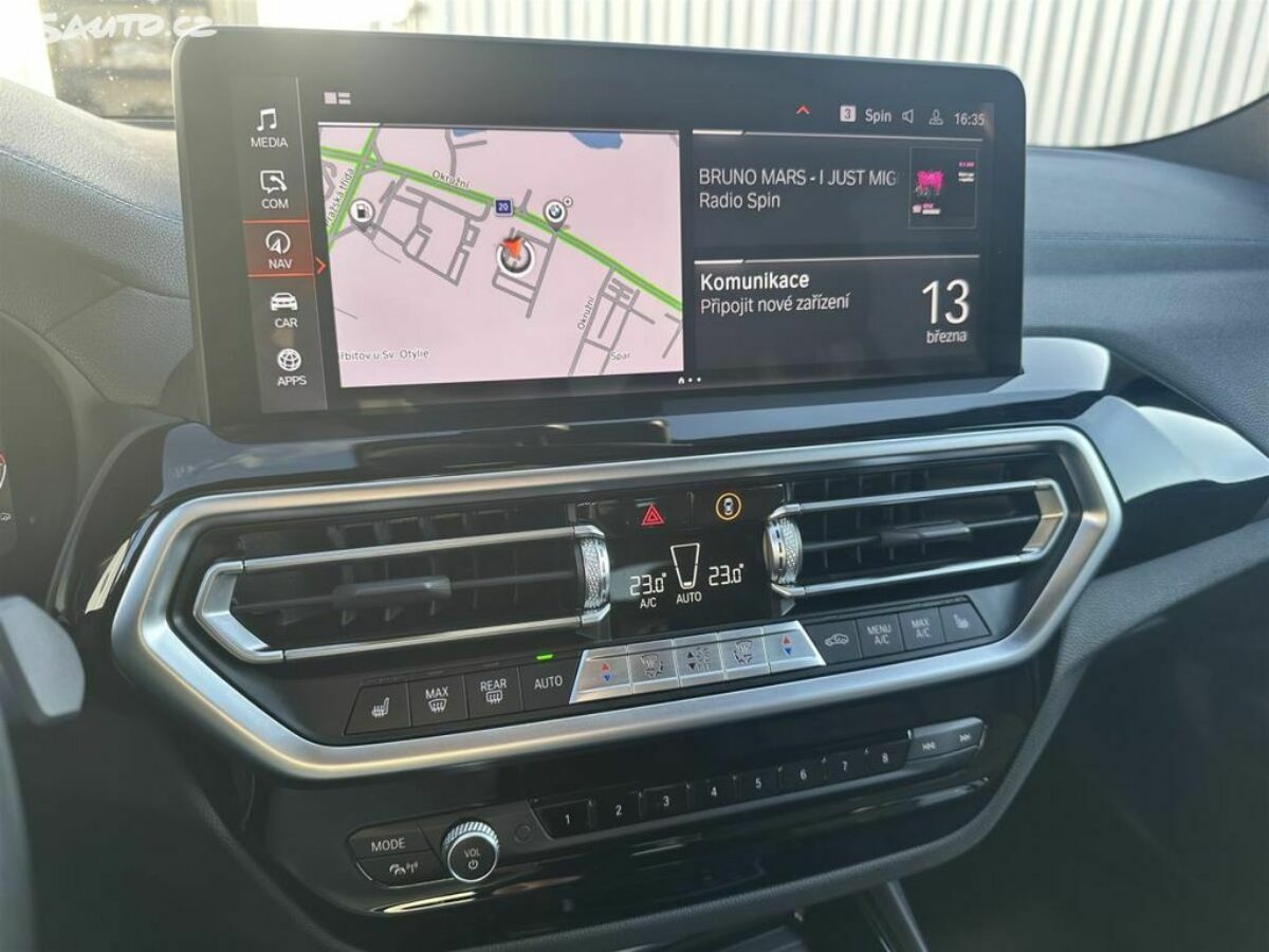 Fotografie vozu - klik pro zvětšení