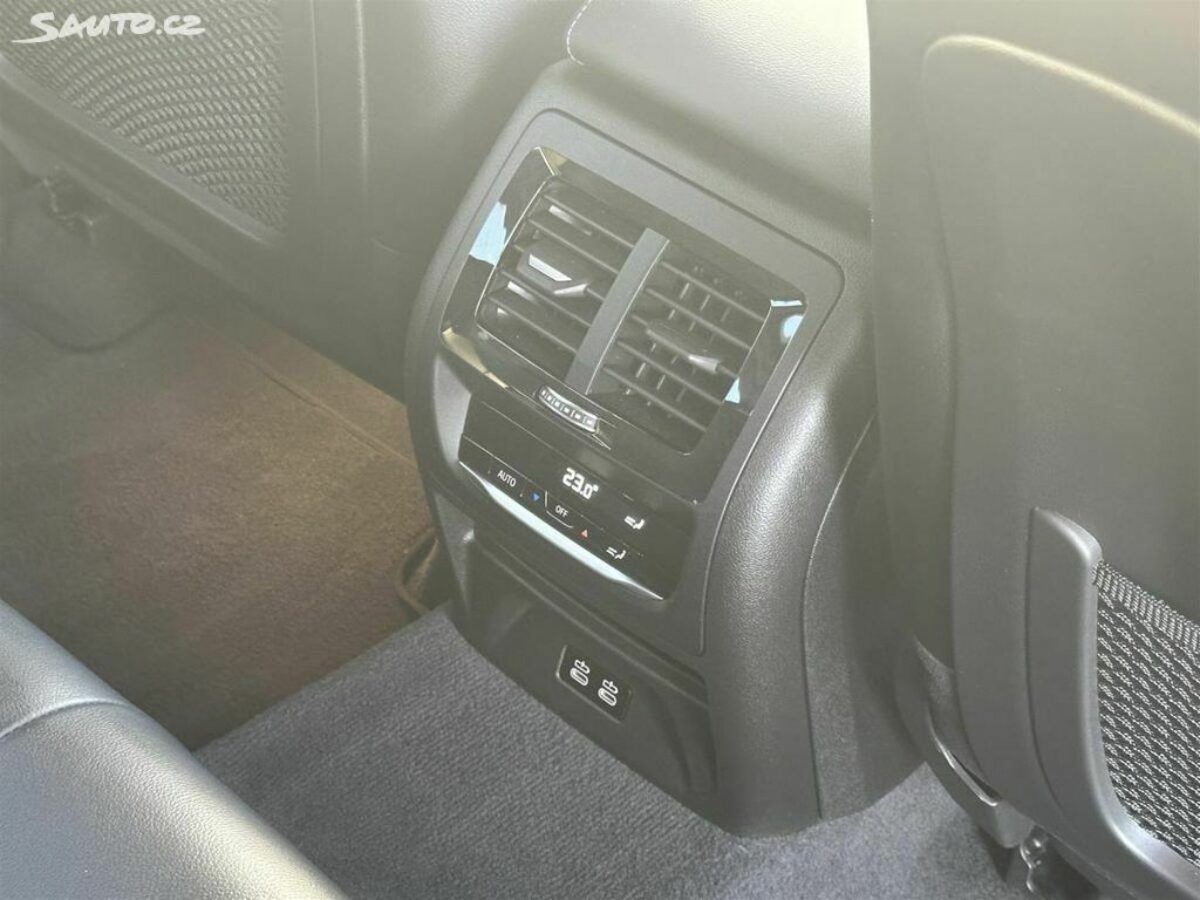 Fotografie vozu - klik pro zvětšení