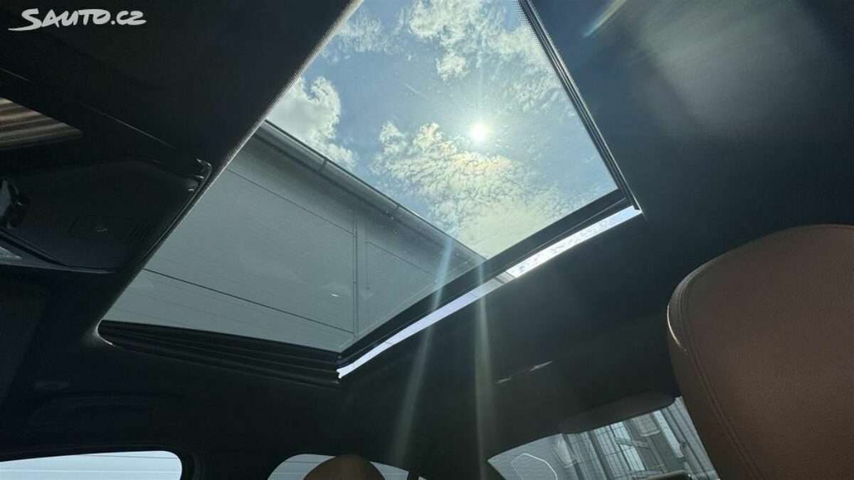 Fotografie vozu - klik pro zvětšení