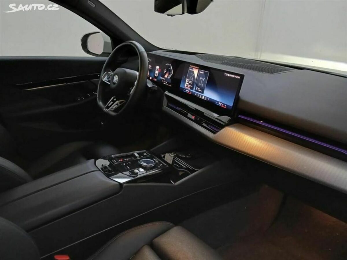 Fotografie vozu - klik pro zvětšení
