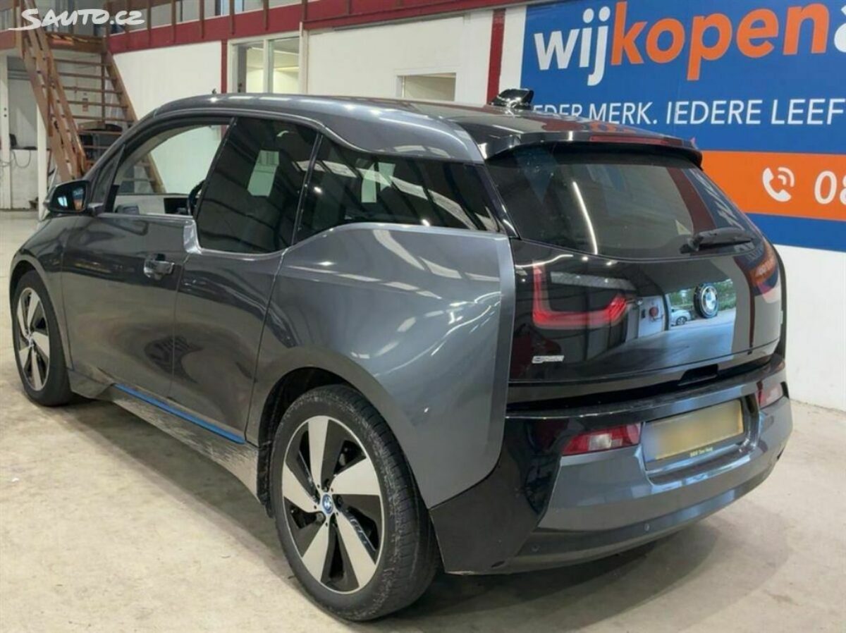 Fotografie vozu - klik pro zvětšení
