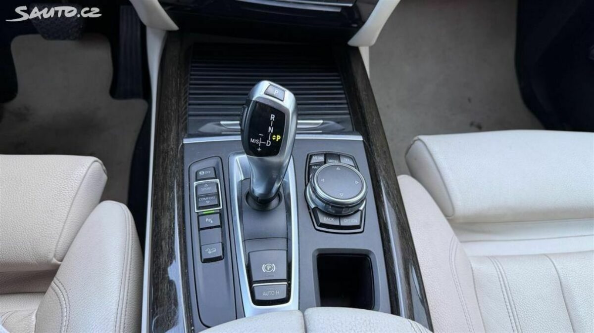 Fotografie vozu - klik pro zvětšení