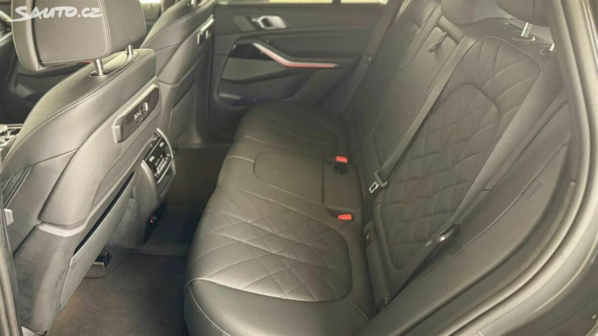 Fotografie vozu - klik pro zvětšení