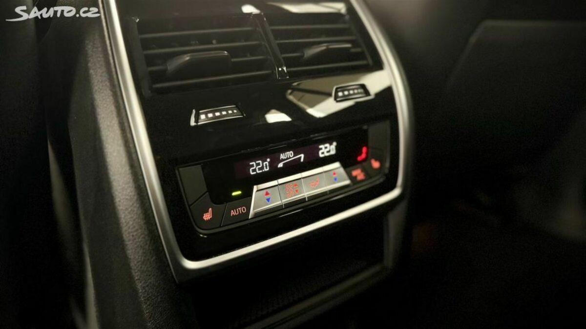 Fotografie vozu - klik pro zvětšení