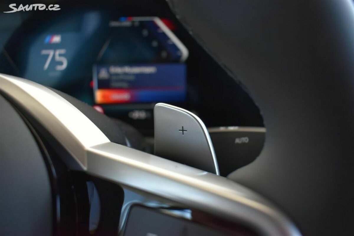 Fotografie vozu - klik pro zvětšení