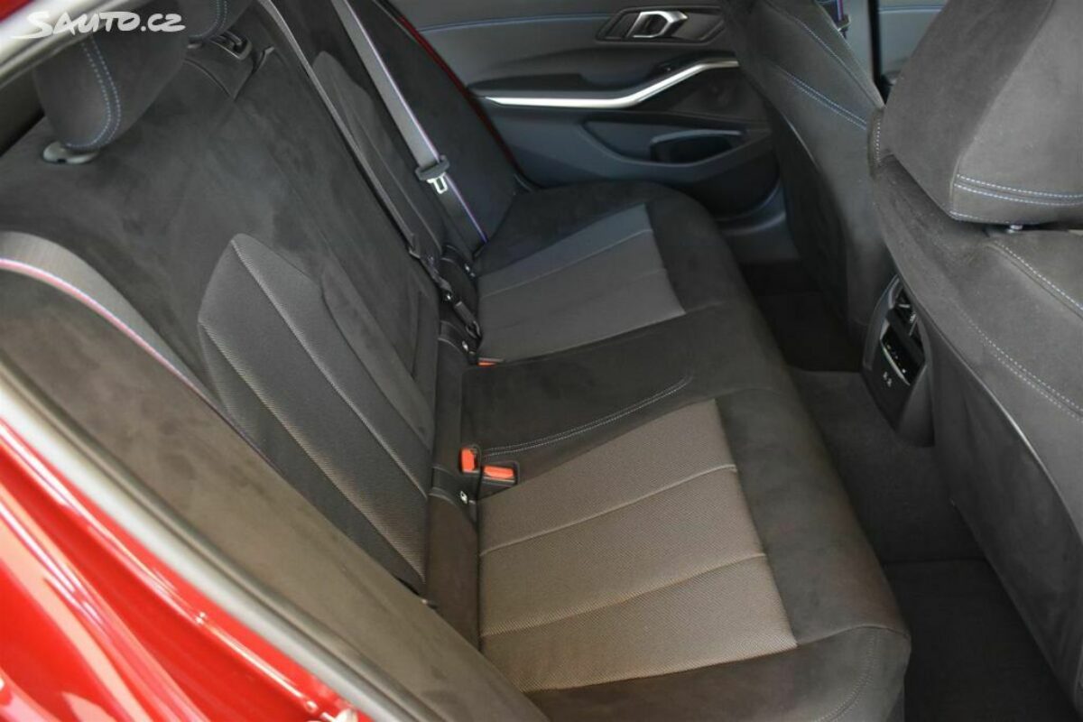 Fotografie vozu - klik pro zvětšení