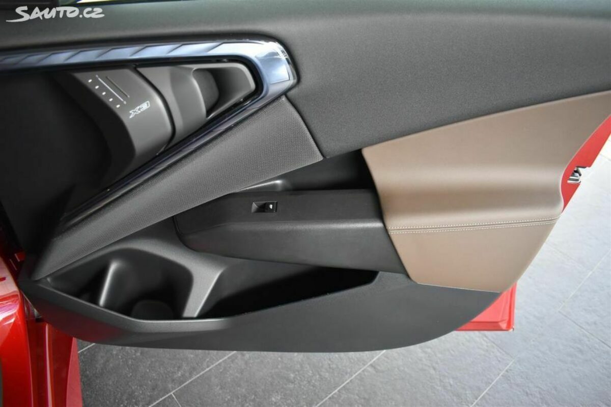 Fotografie vozu - klik pro zvětšení