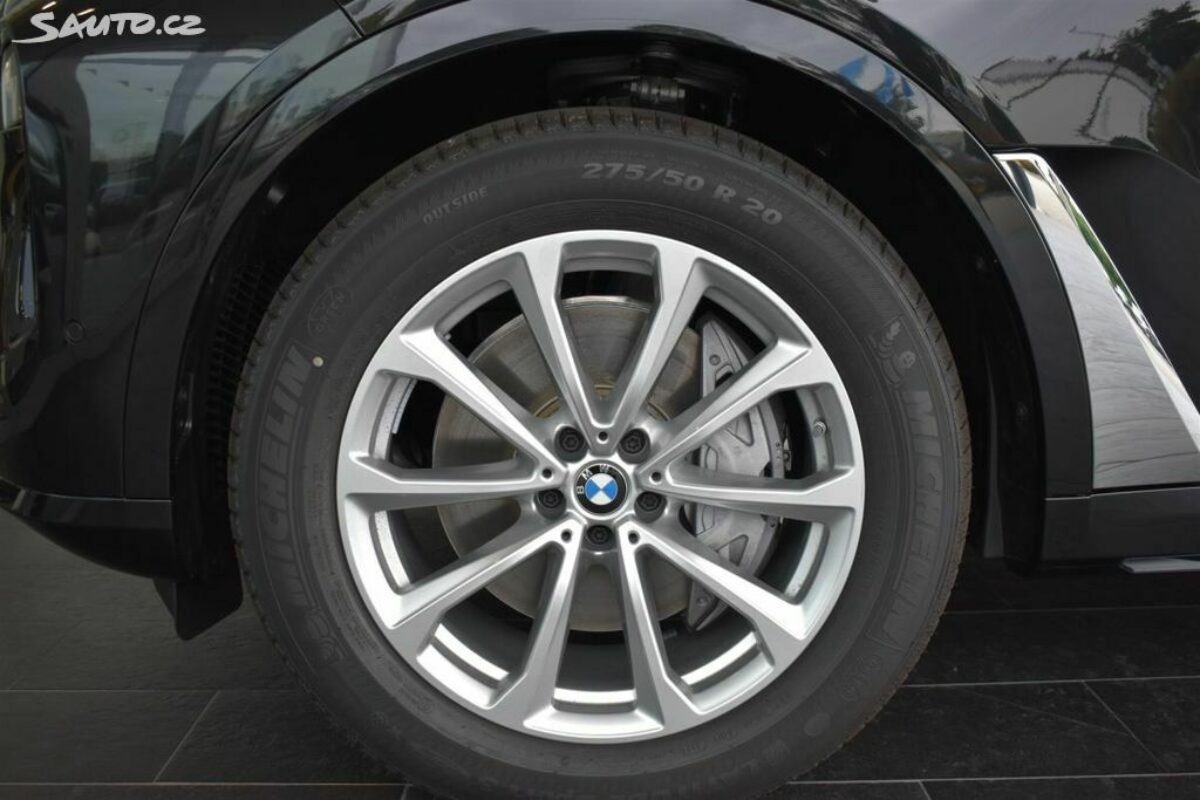 Fotografie vozu - klik pro zvětšení