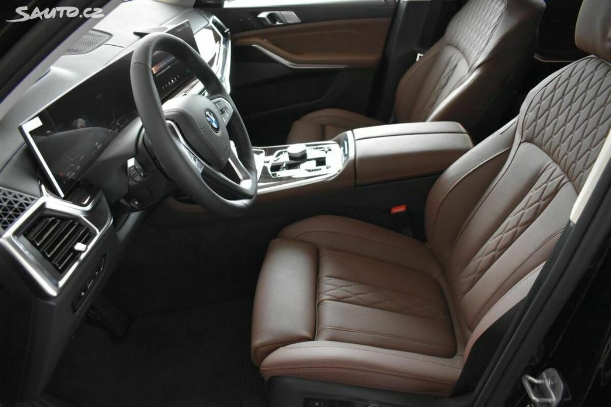 Fotografie vozu - klik pro zvětšení