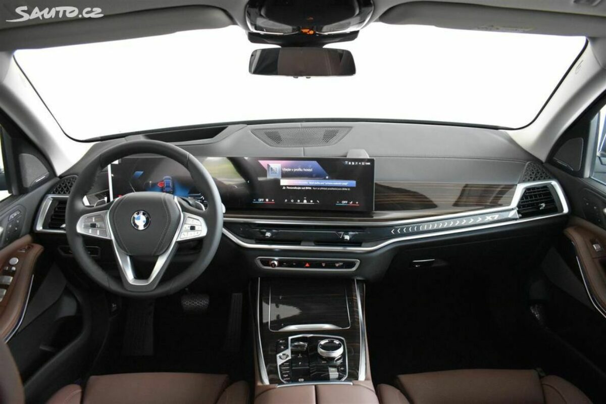 Fotografie vozu - klik pro zvětšení