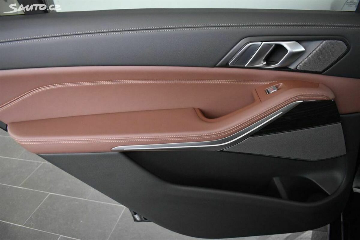 Fotografie vozu - klik pro zvětšení