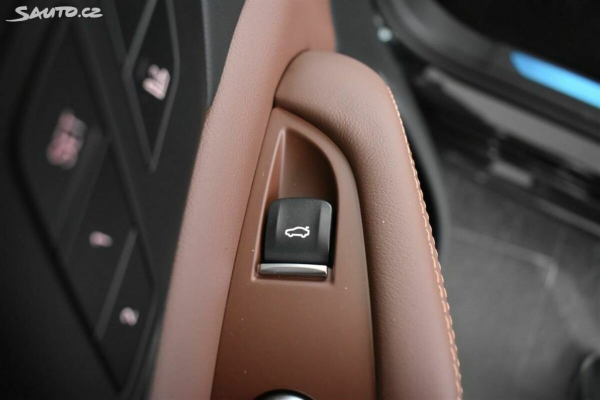 Fotografie vozu - klik pro zvětšení