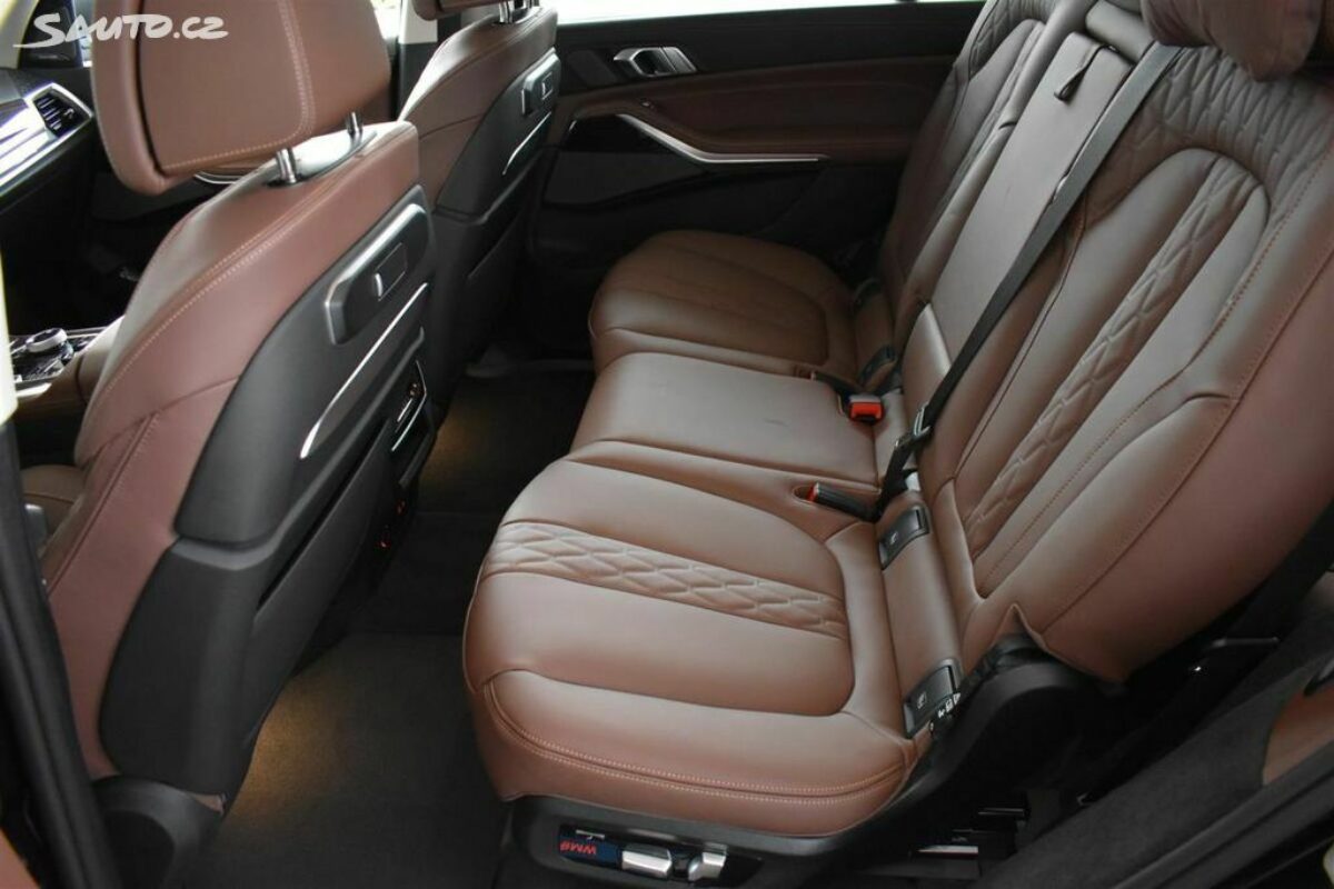 Fotografie vozu - klik pro zvětšení